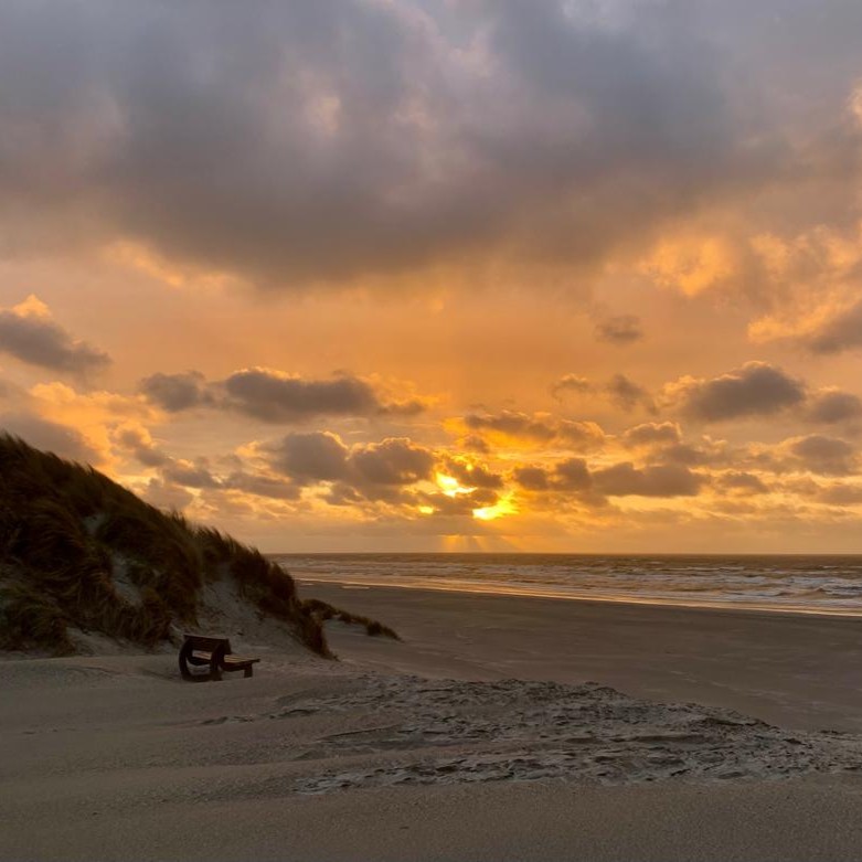 Zonsondergang op het strand van Terschelling