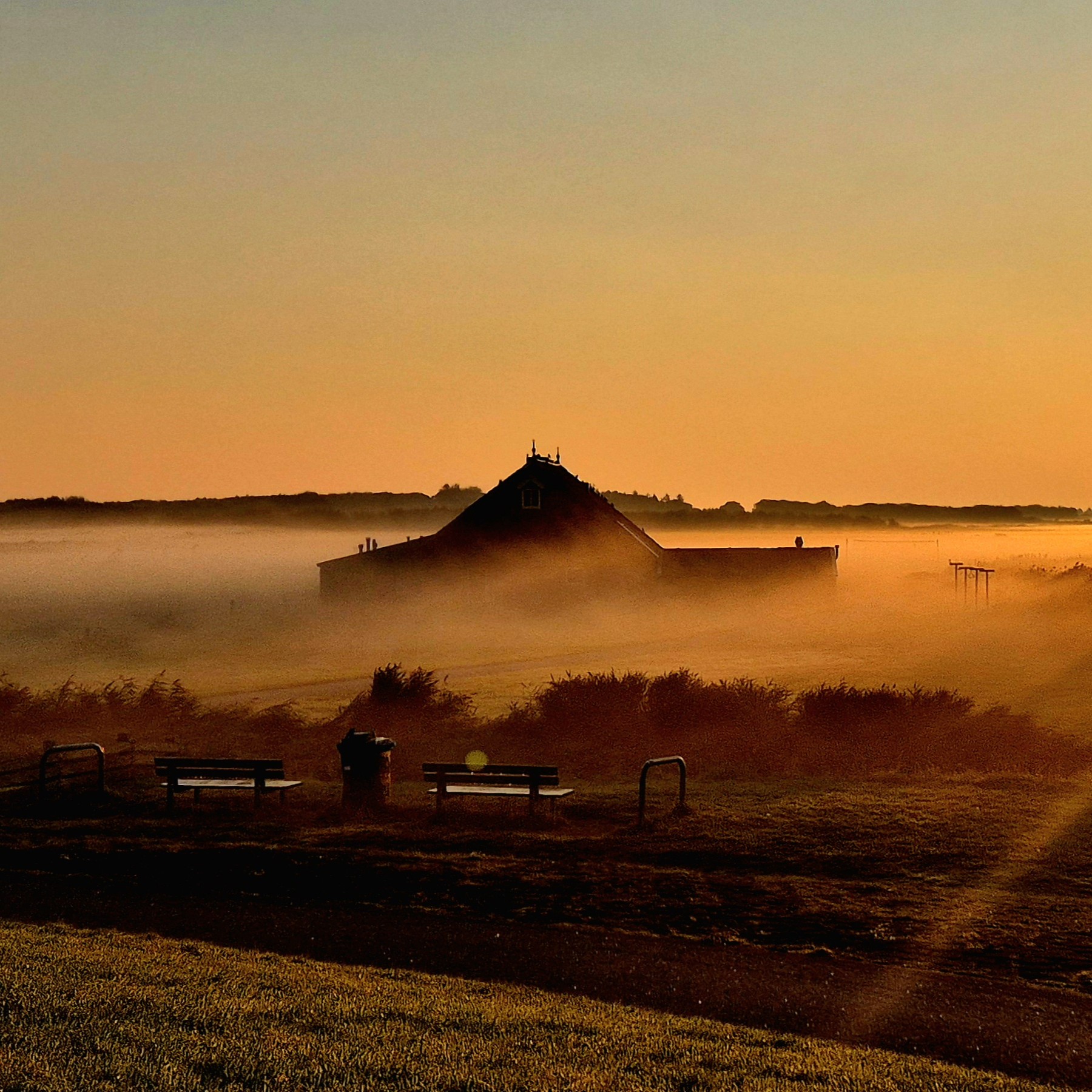 Zonsopkomst op Terschelling. Voor dag en dauw op pad op terschelling